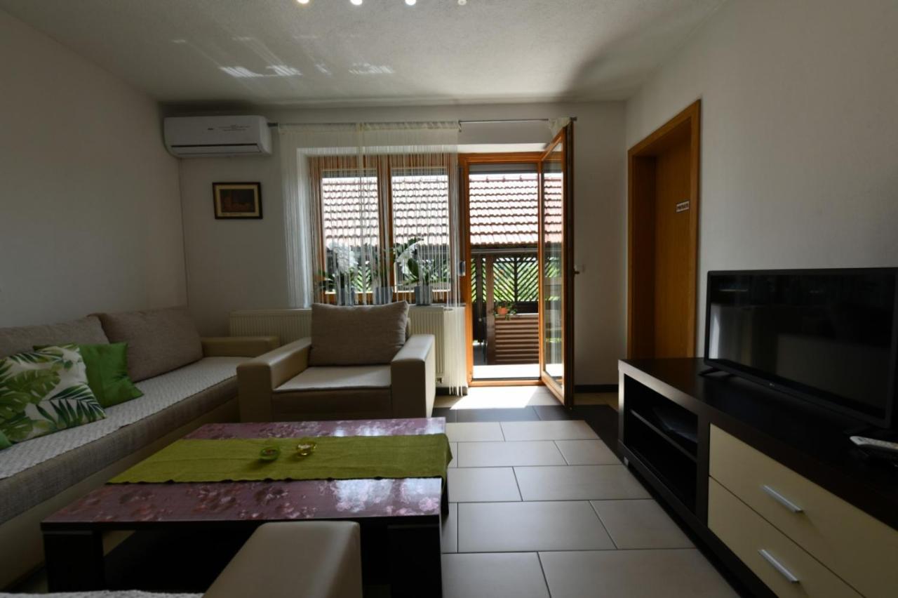 Hotel House Matijevic Simic à Grabovac  Extérieur photo
